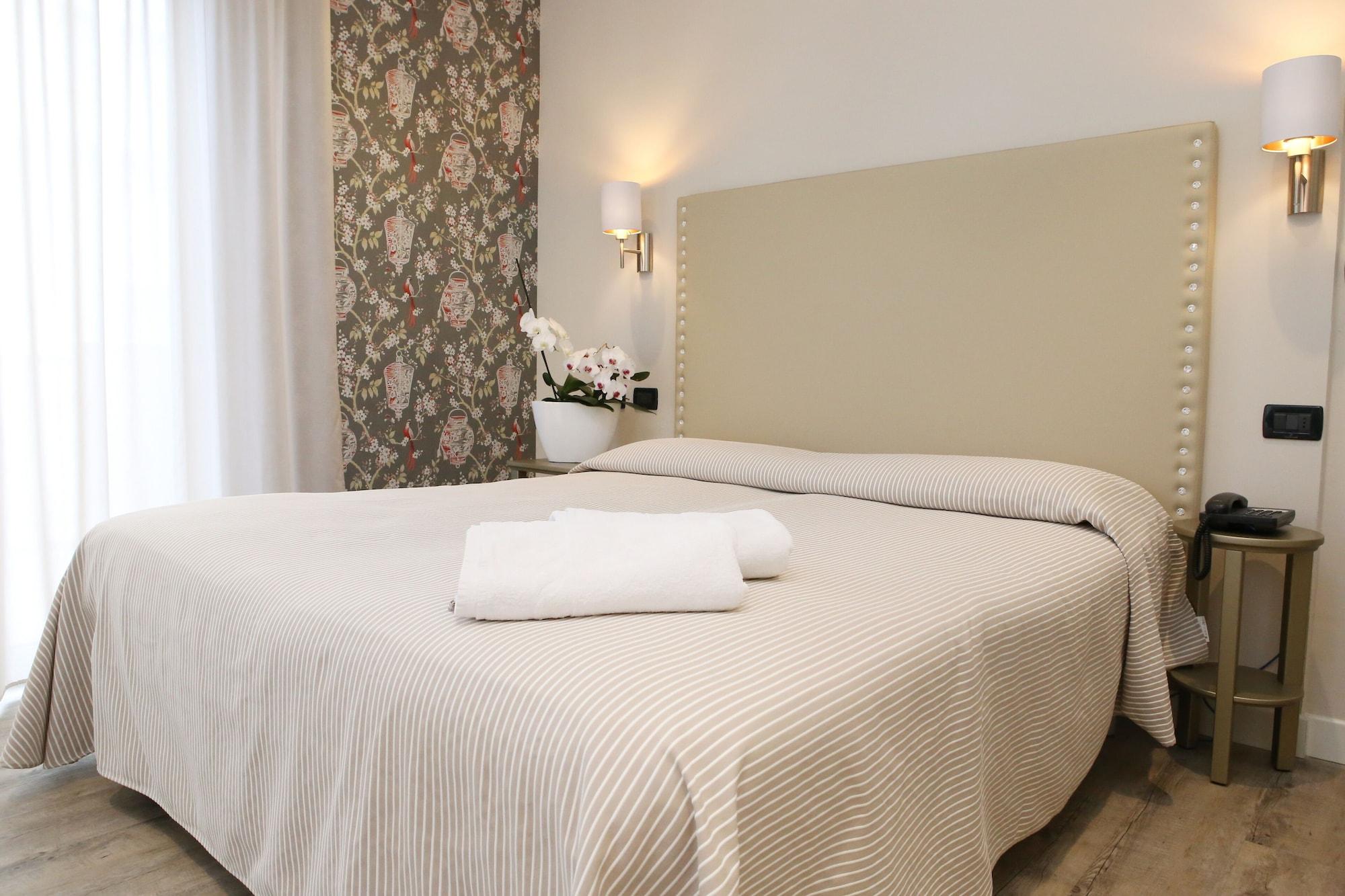 Hotel Piccinelli Римини Экстерьер фото