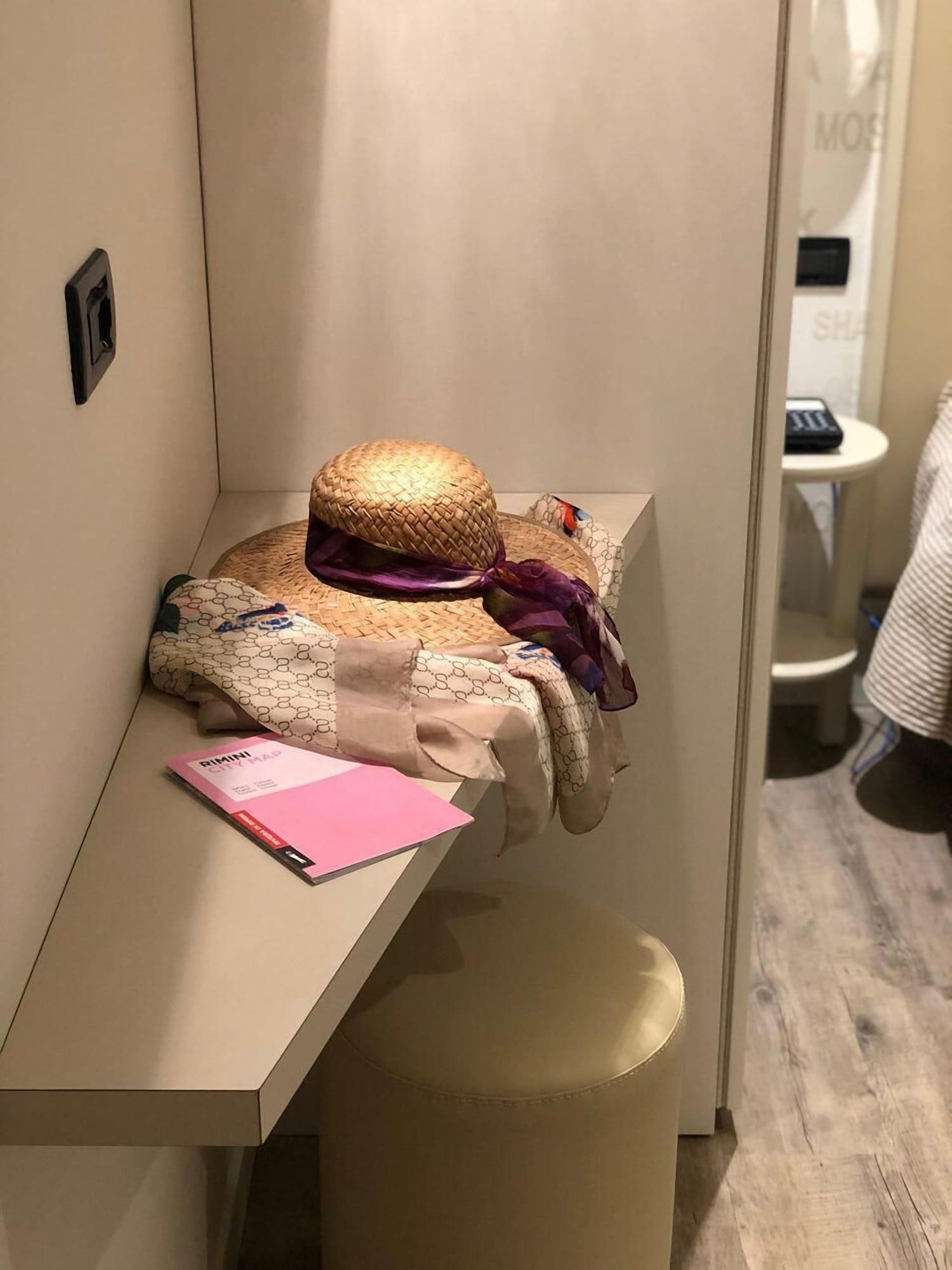 Hotel Piccinelli Римини Экстерьер фото