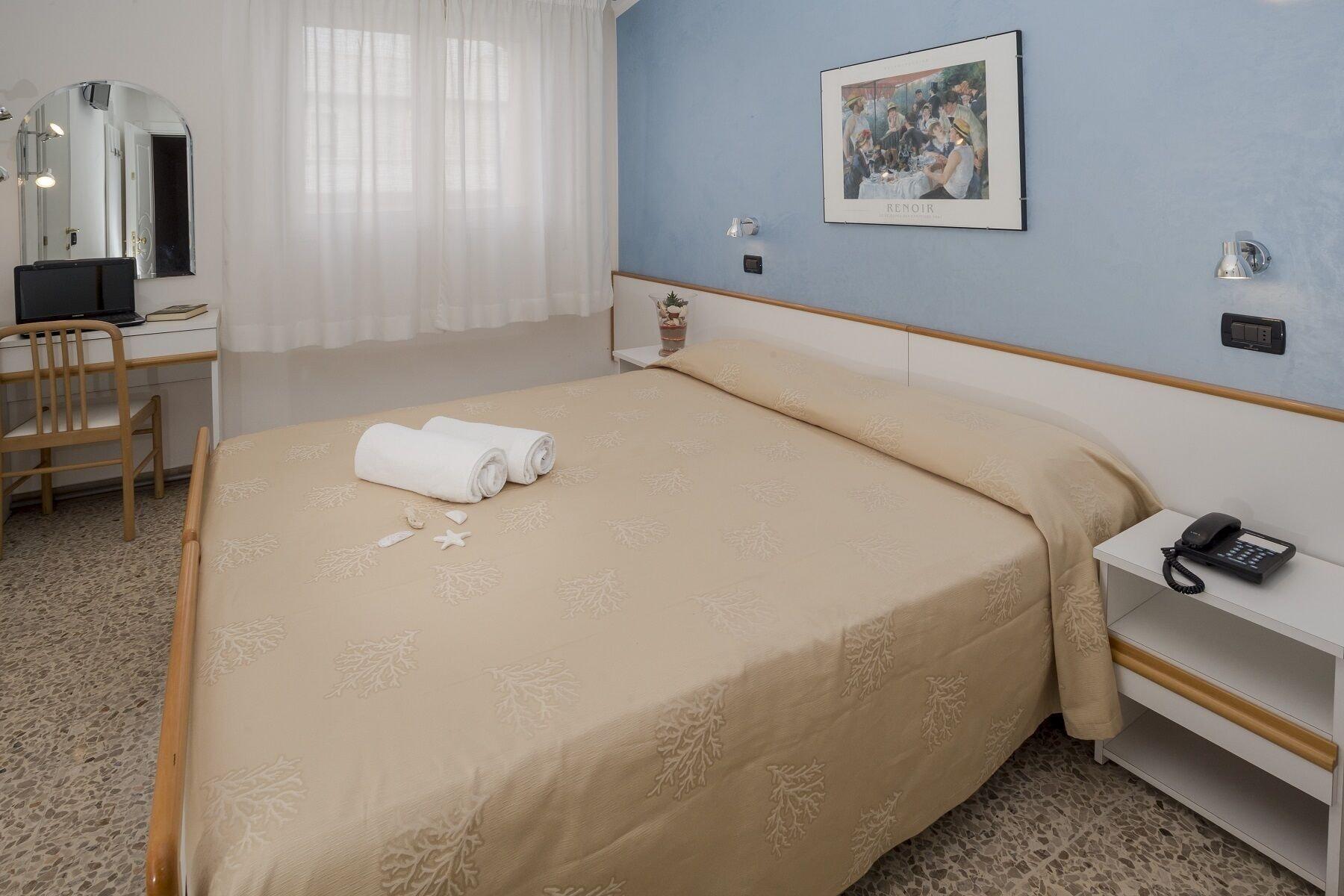 Hotel Piccinelli Римини Экстерьер фото