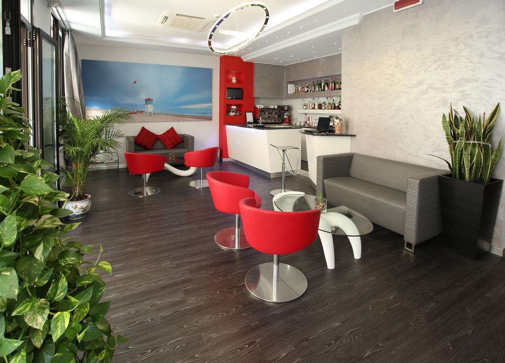 Hotel Piccinelli Римини Экстерьер фото