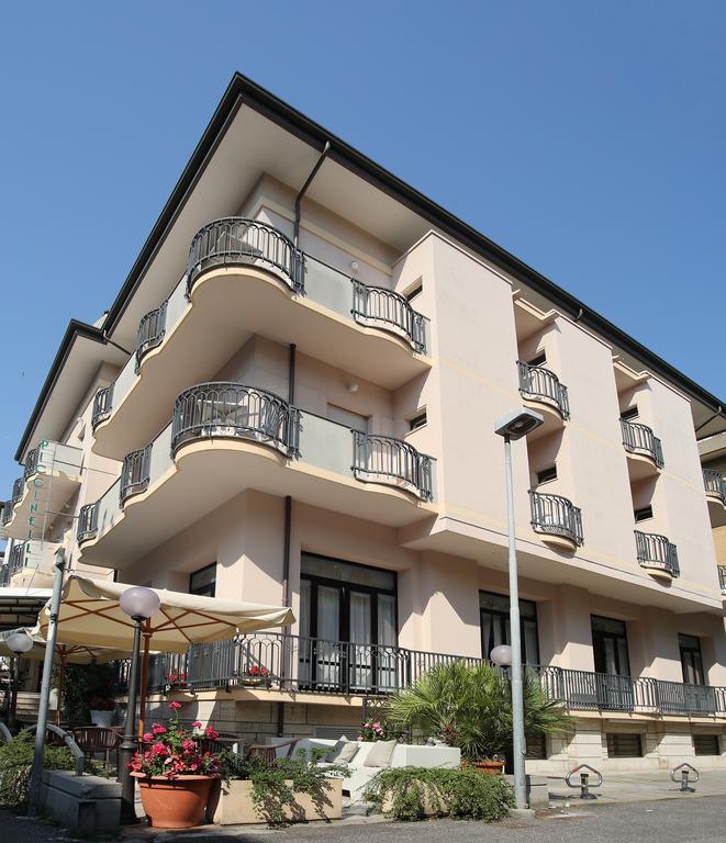 Hotel Piccinelli Римини Экстерьер фото