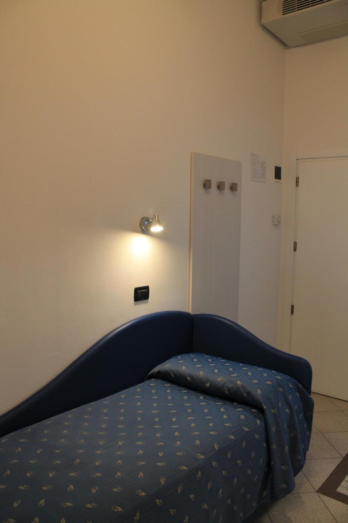 Hotel Piccinelli Римини Экстерьер фото