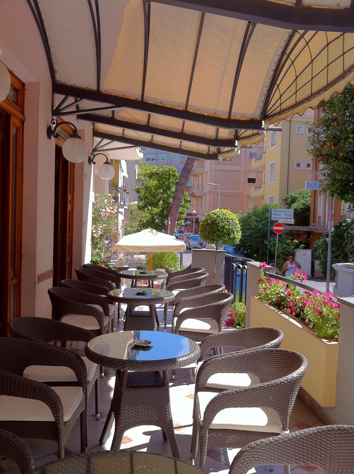 Hotel Piccinelli Римини Экстерьер фото