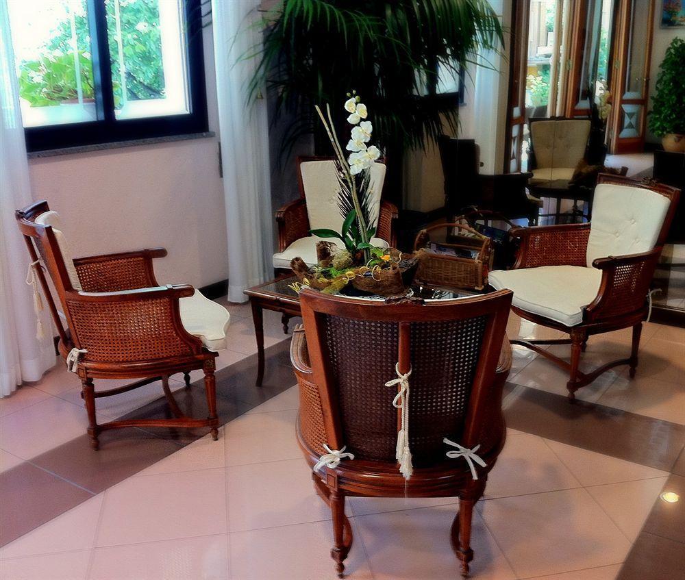 Hotel Piccinelli Римини Экстерьер фото