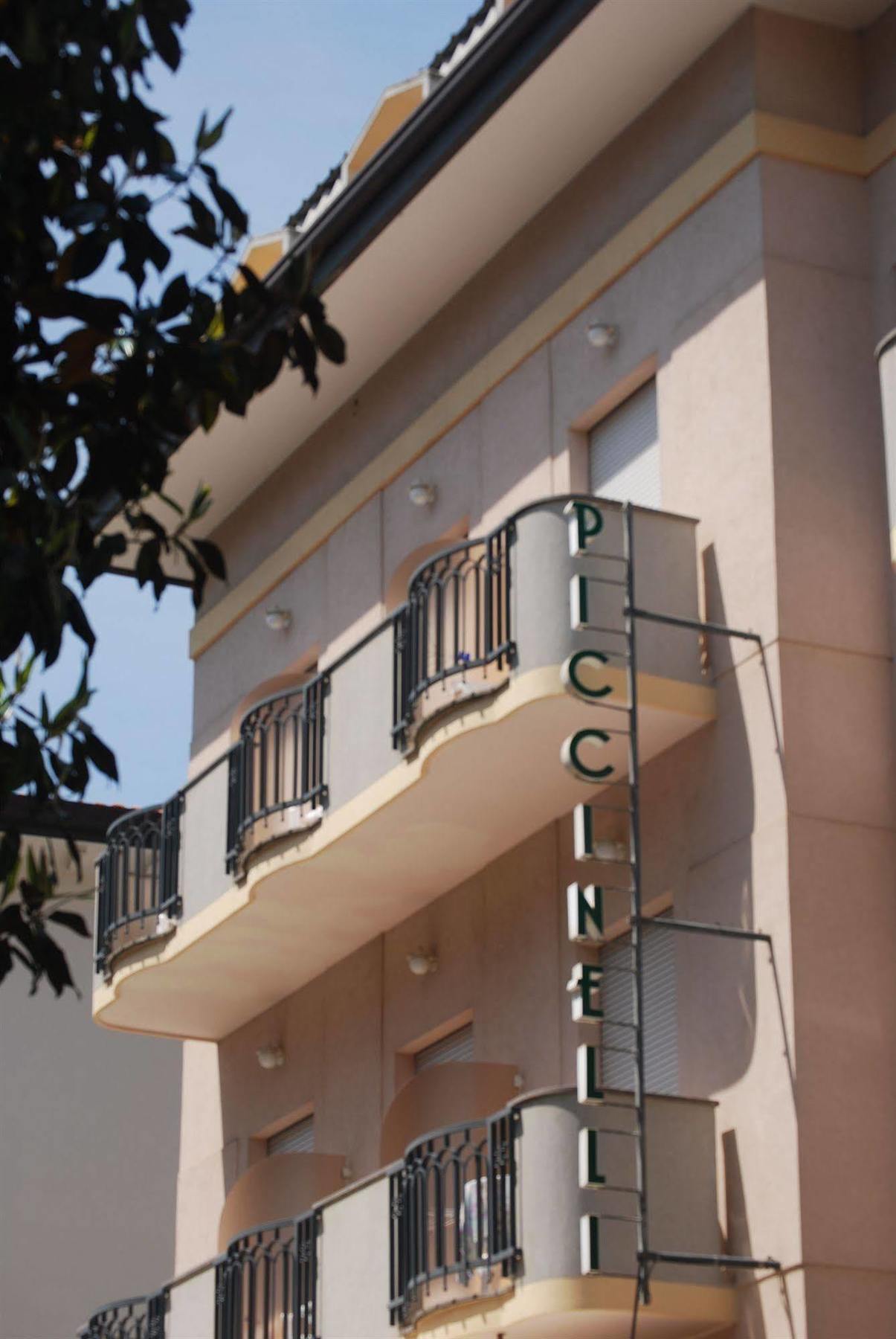 Hotel Piccinelli Римини Экстерьер фото