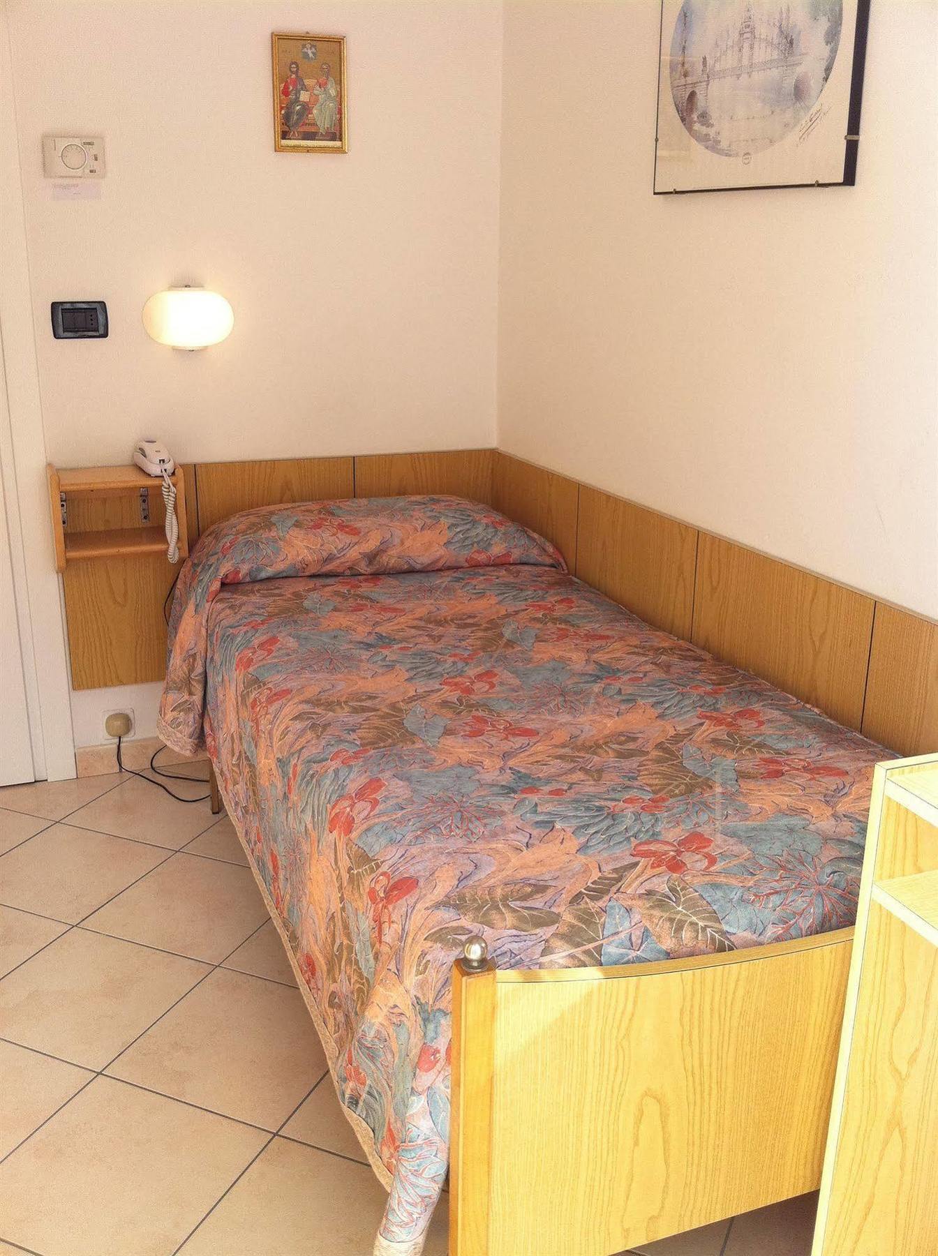 Hotel Piccinelli Римини Экстерьер фото